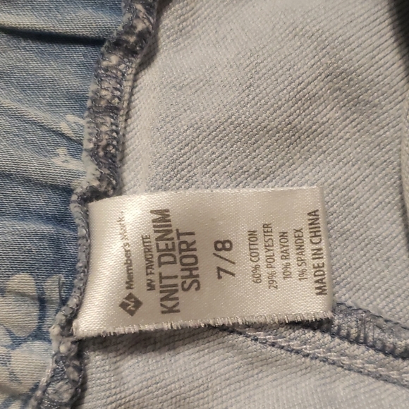 Shorts - Picture 3 of 3